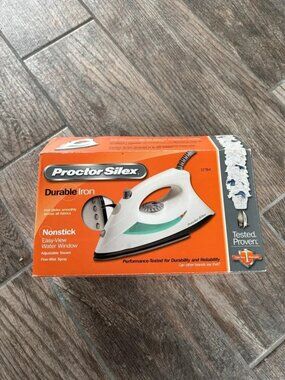 Proctor Silex Durable Steam Iron 17784 Nonstick Soleplate White Green New in Box